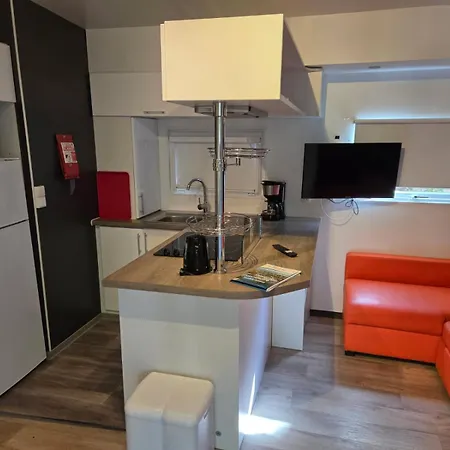 캠프장 Mobil-home De 5 A 7 Personnes *